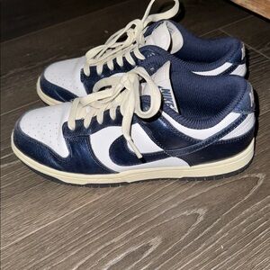Nike Wmns Dunk Low Premium 'Vintage Navy' W7
Nike / 
Sneakers / 
Dunk